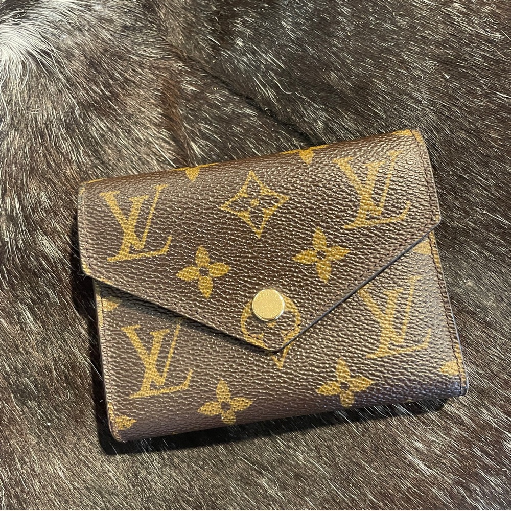 LOUIS VUITTON ROSE BALLERINE VICTORINE WALLET